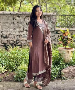 Elegant Mauve Embroidered Kurta Set with Dupatta