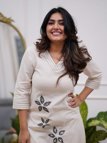 Women's Ivory Cotton Kurta Set with Floral Motif Design