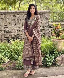 Elegant Mauve Embroidered Kurta Set with Dupatta