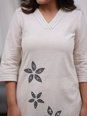 Women's Ivory Cotton Kurta Set with Floral Motif Design
