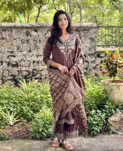 Elegant Mauve Embroidered Kurta Set with Dupatta