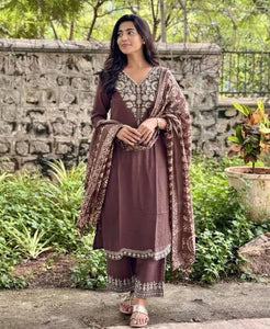 Elegant Mauve Embroidered Kurta Set with Dupatta