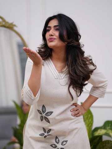 Women's Ivory Cotton Kurta Set with Floral Motif Design